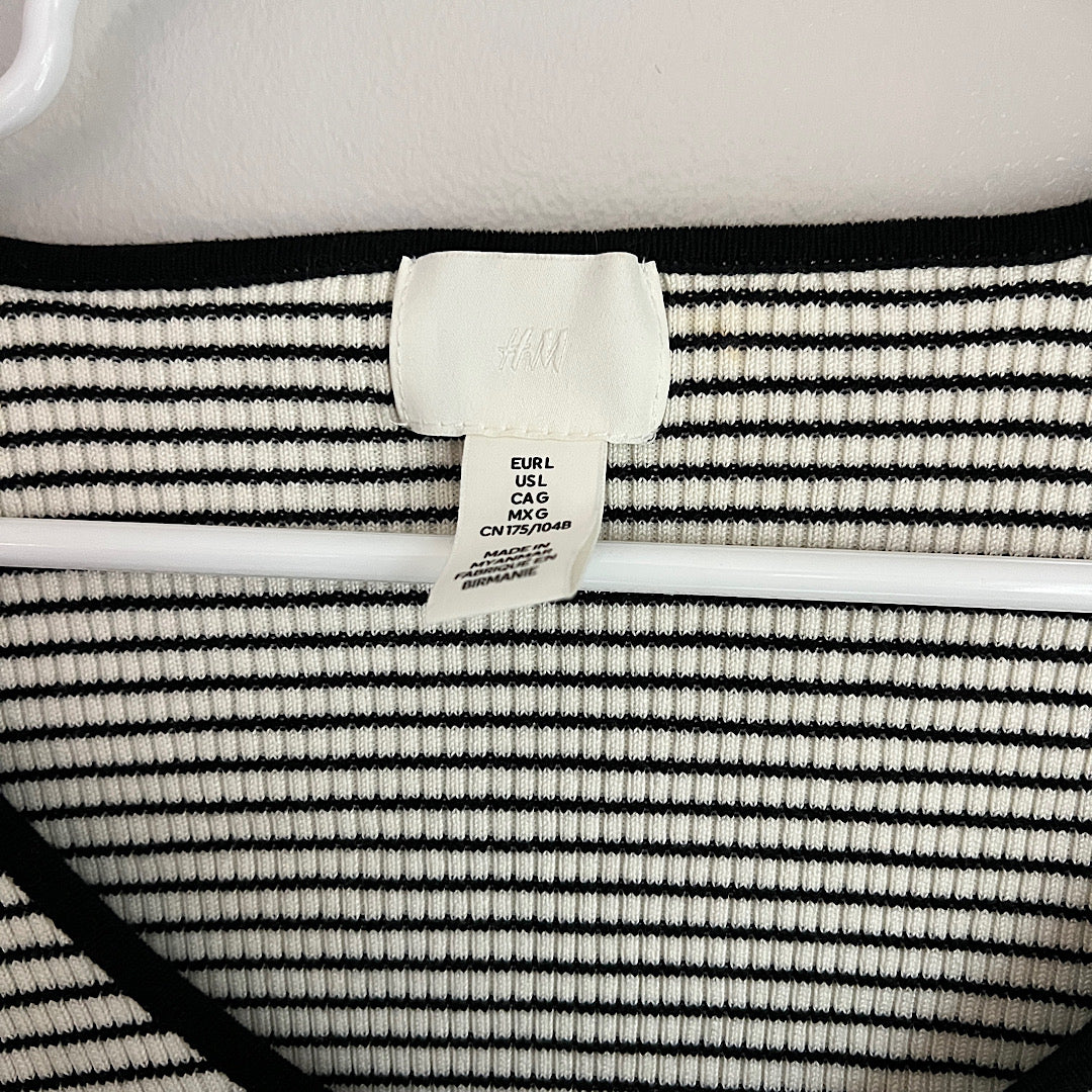 H&M Ribbed Black & White Striped Stretchy Knit Scoop Neck Long Sleeve