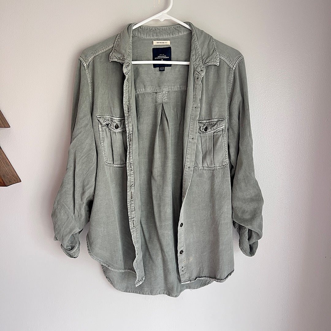American Eagle Soft Button Up
