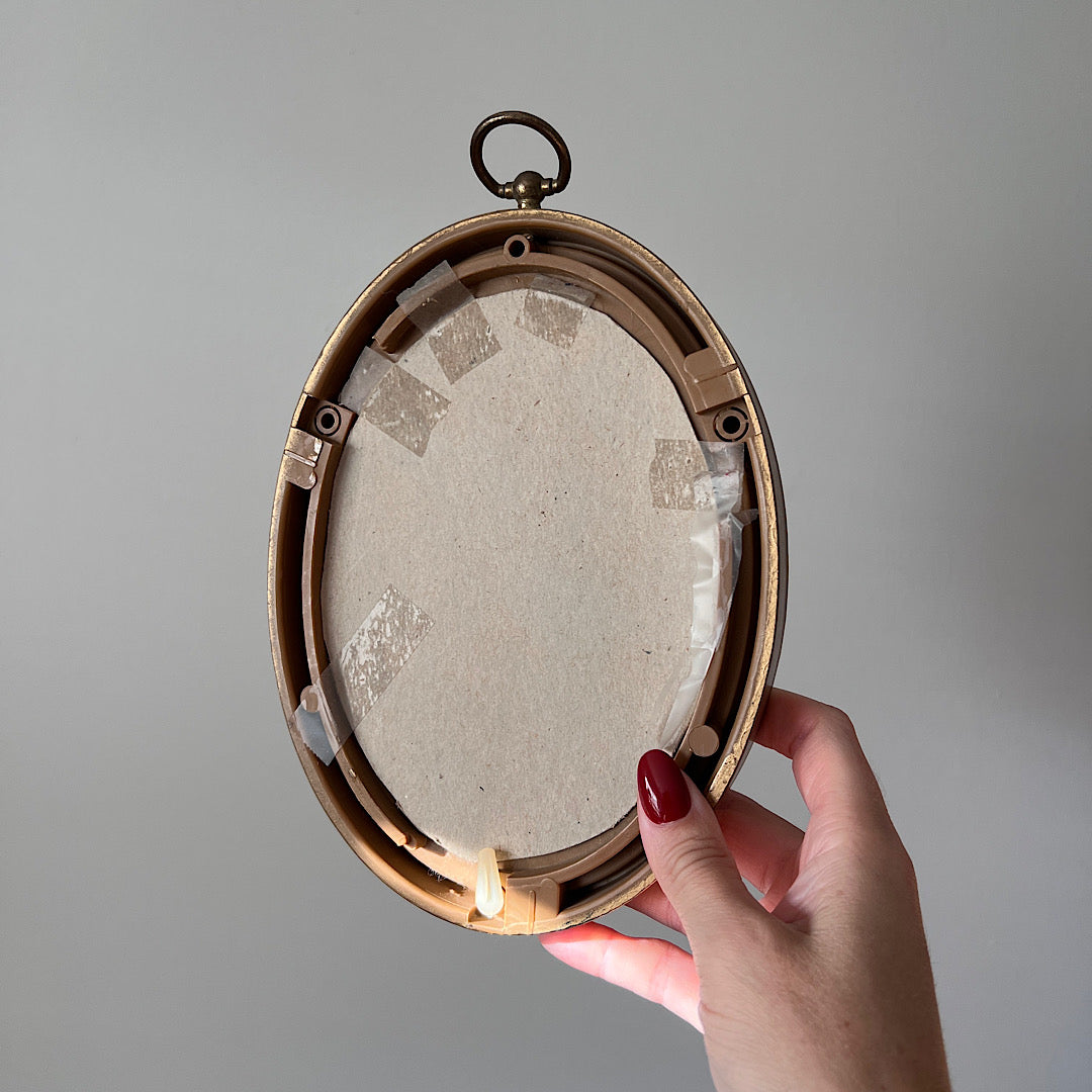 Vintage Oval Frame