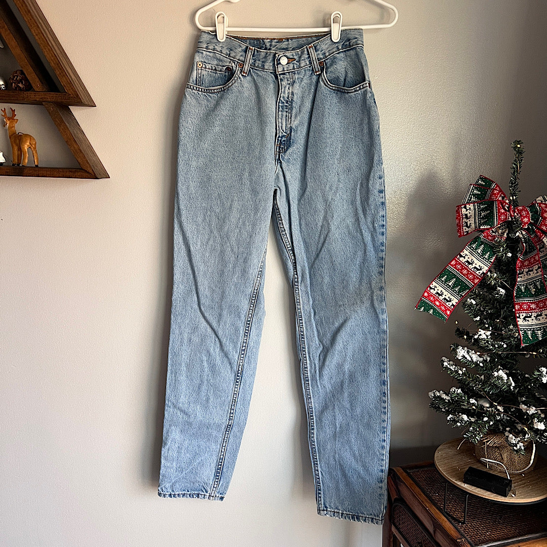 Relaxed Fit Tapered Leg Jean