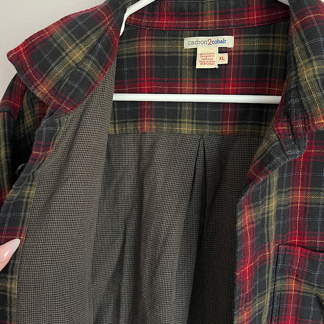 Carbon2Cobalt Plaid Button Up Shirt