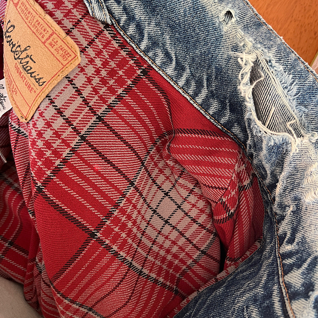 Vintage Levi's Plaid Lined/Quilted Sleeves Denim Jacket Standard Trucker