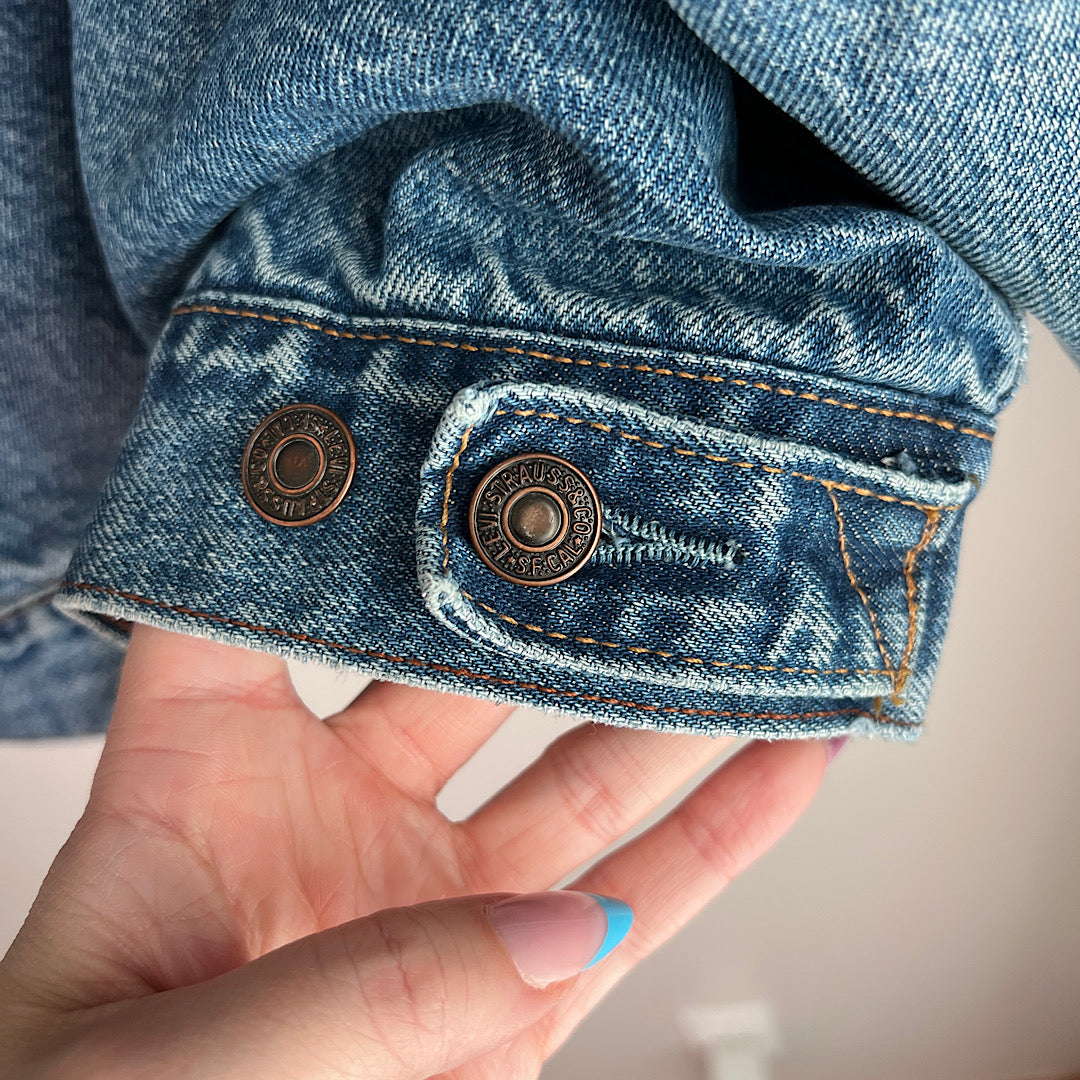Vintage Levi's Plaid Lined/Quilted Sleeves Denim Jacket Standard Trucker