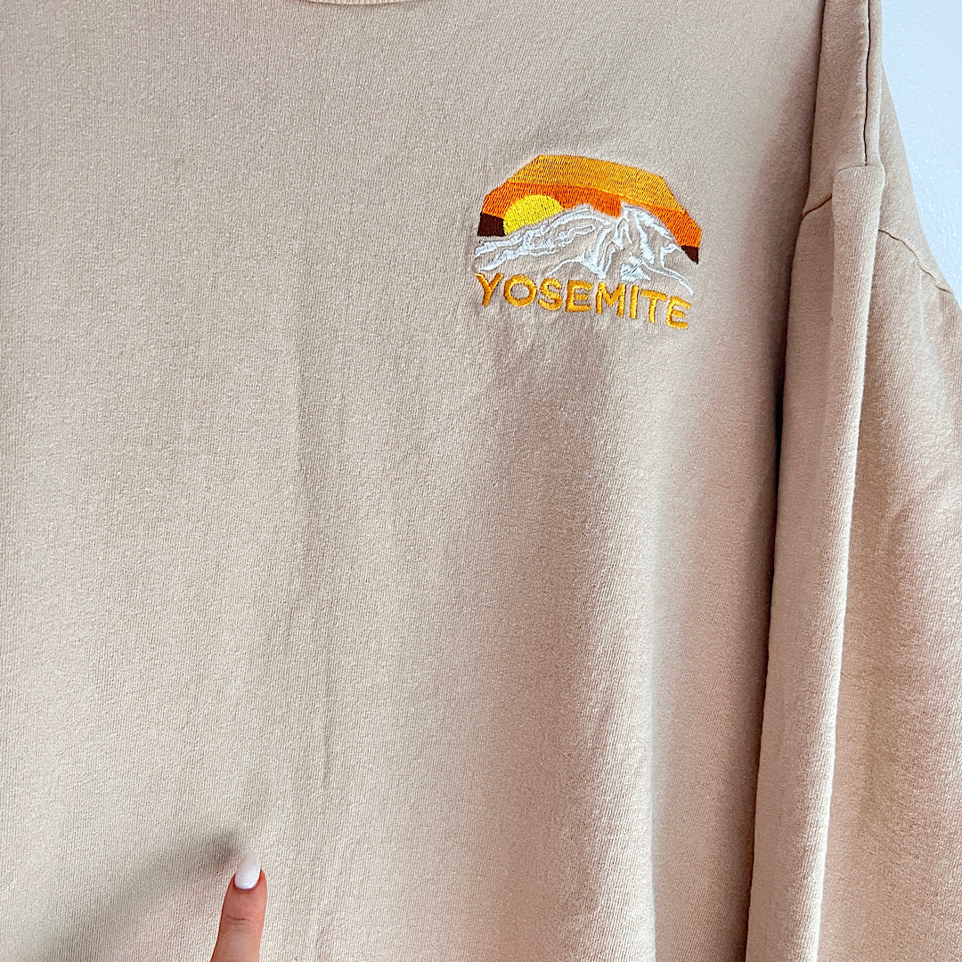 Yosemite Embroidered Cropped Crewneck