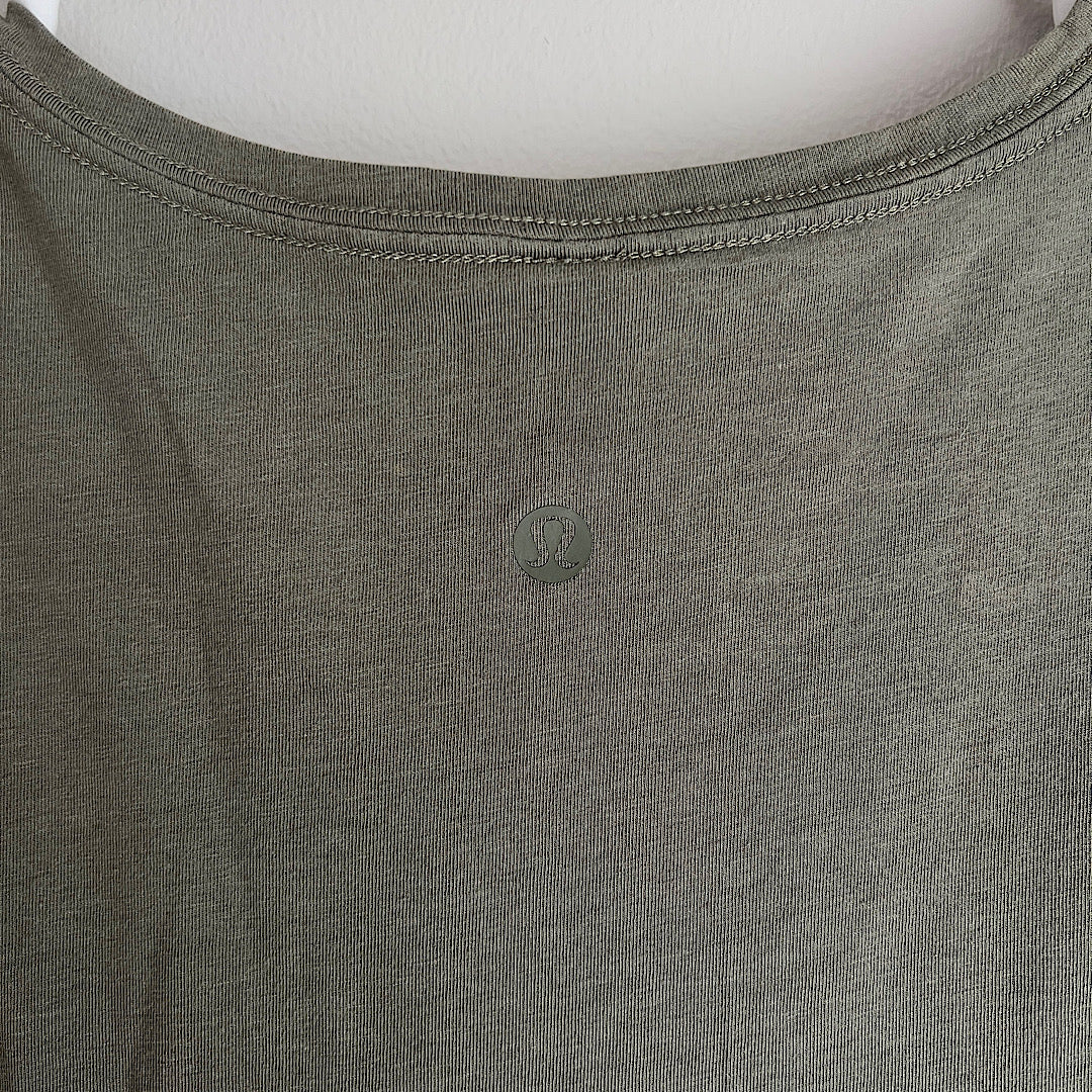 Lululemon T-Shirt
