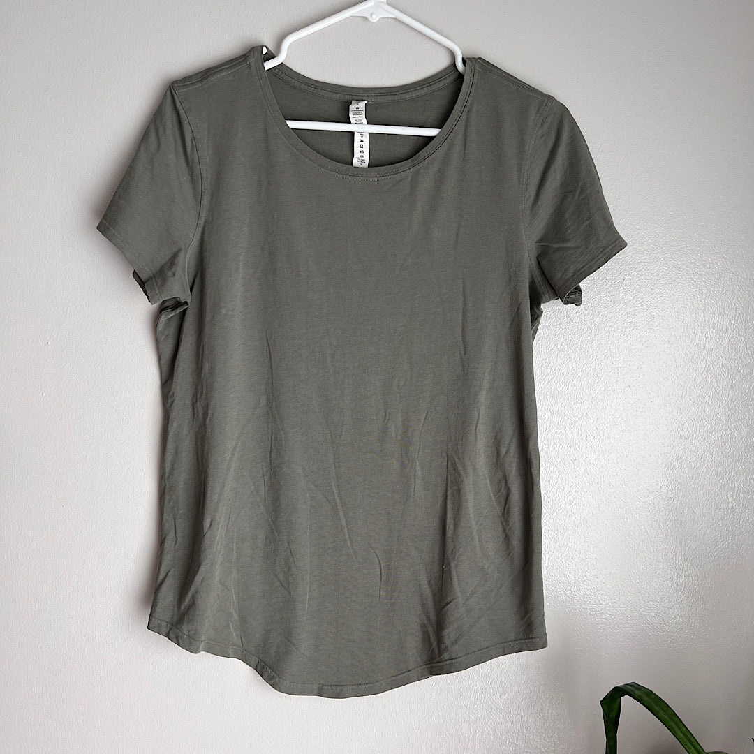 Lululemon T-Shirt