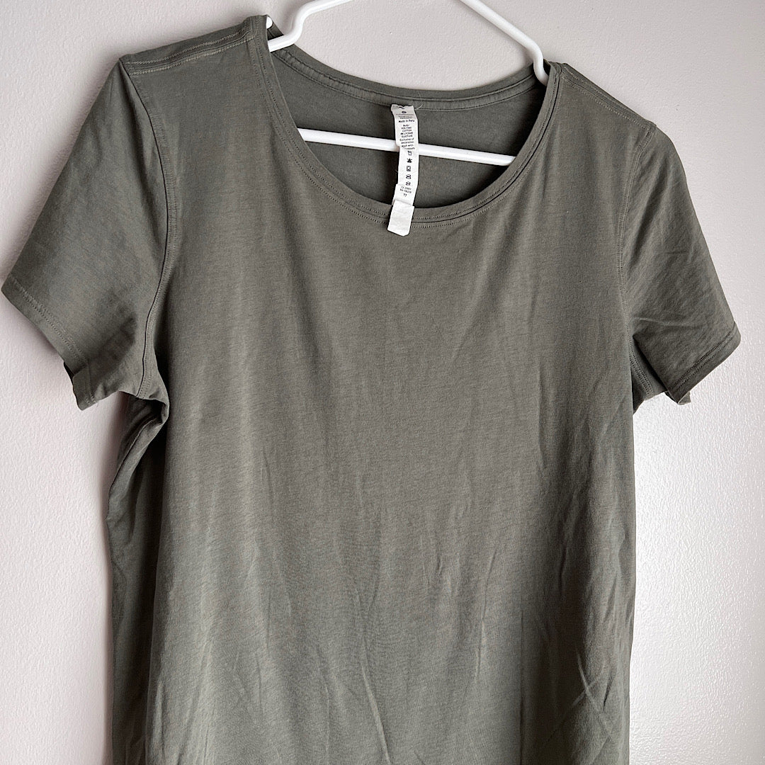Lululemon T-Shirt