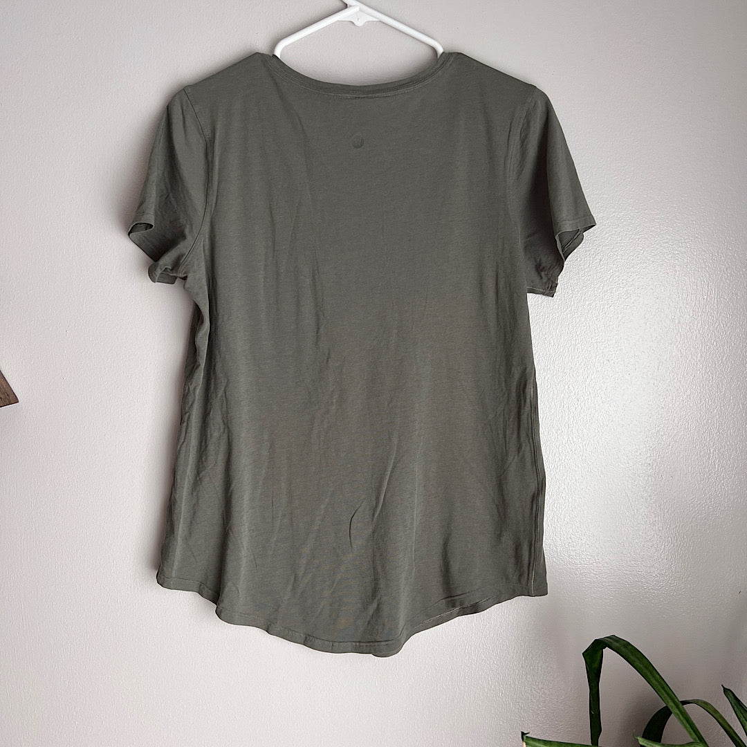Lululemon T-Shirt