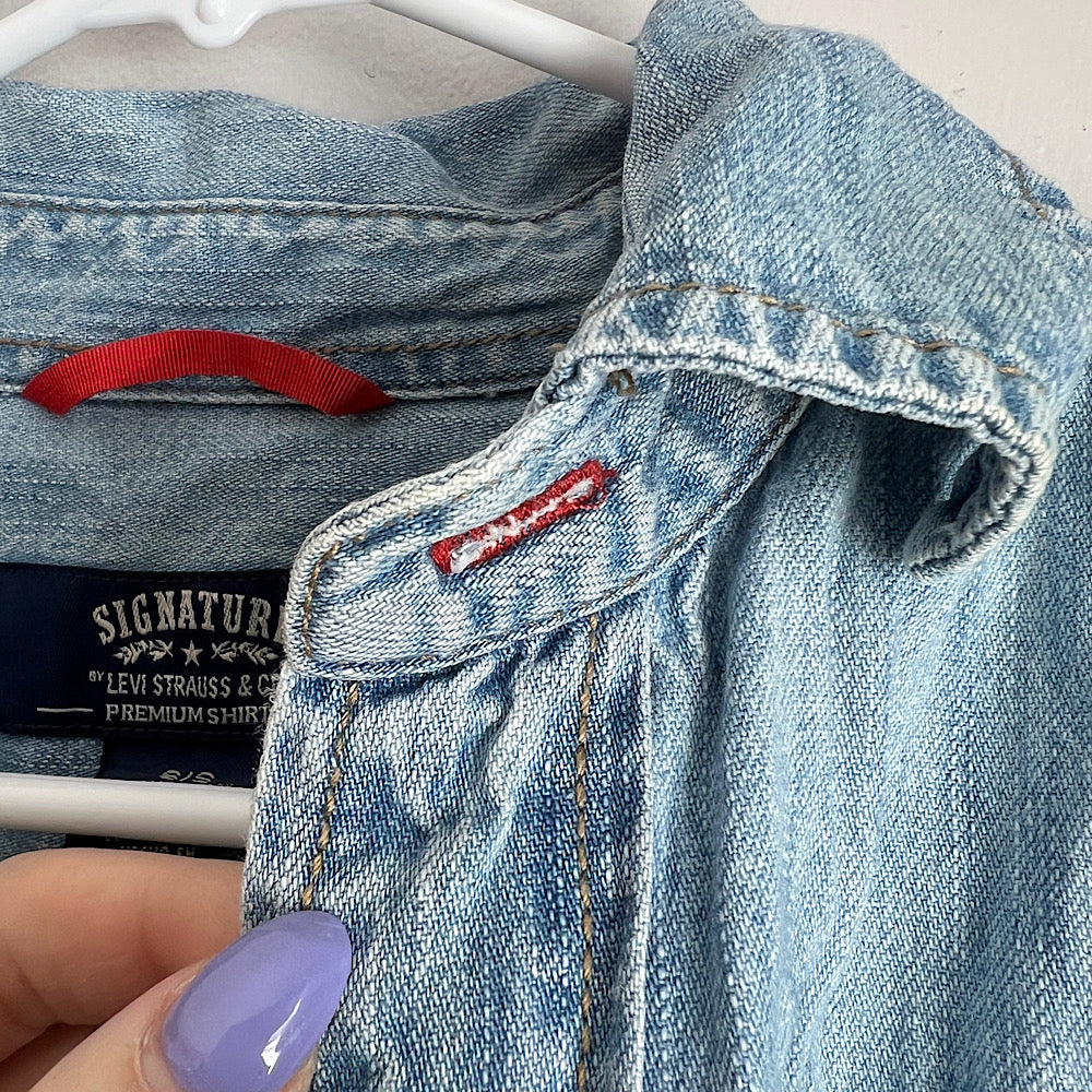 Levi's Denim Button Up Shirt