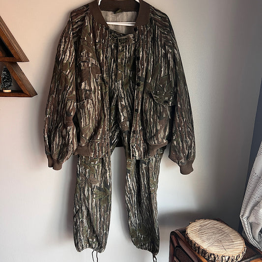 Vintage Realtree Spartan Camo Bomber Jacket & Cargo Pants Set