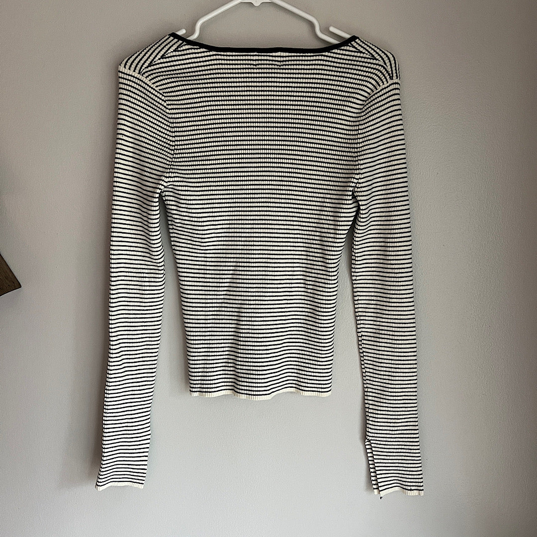 H&M Ribbed Black & White Striped Stretchy Knit Scoop Neck Long Sleeve