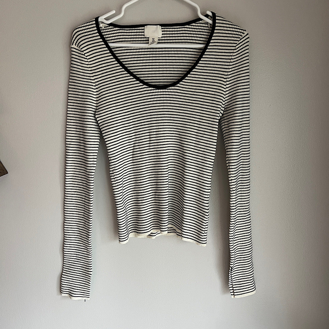 H&M Ribbed Black & White Striped Stretchy Knit Scoop Neck Long Sleeve