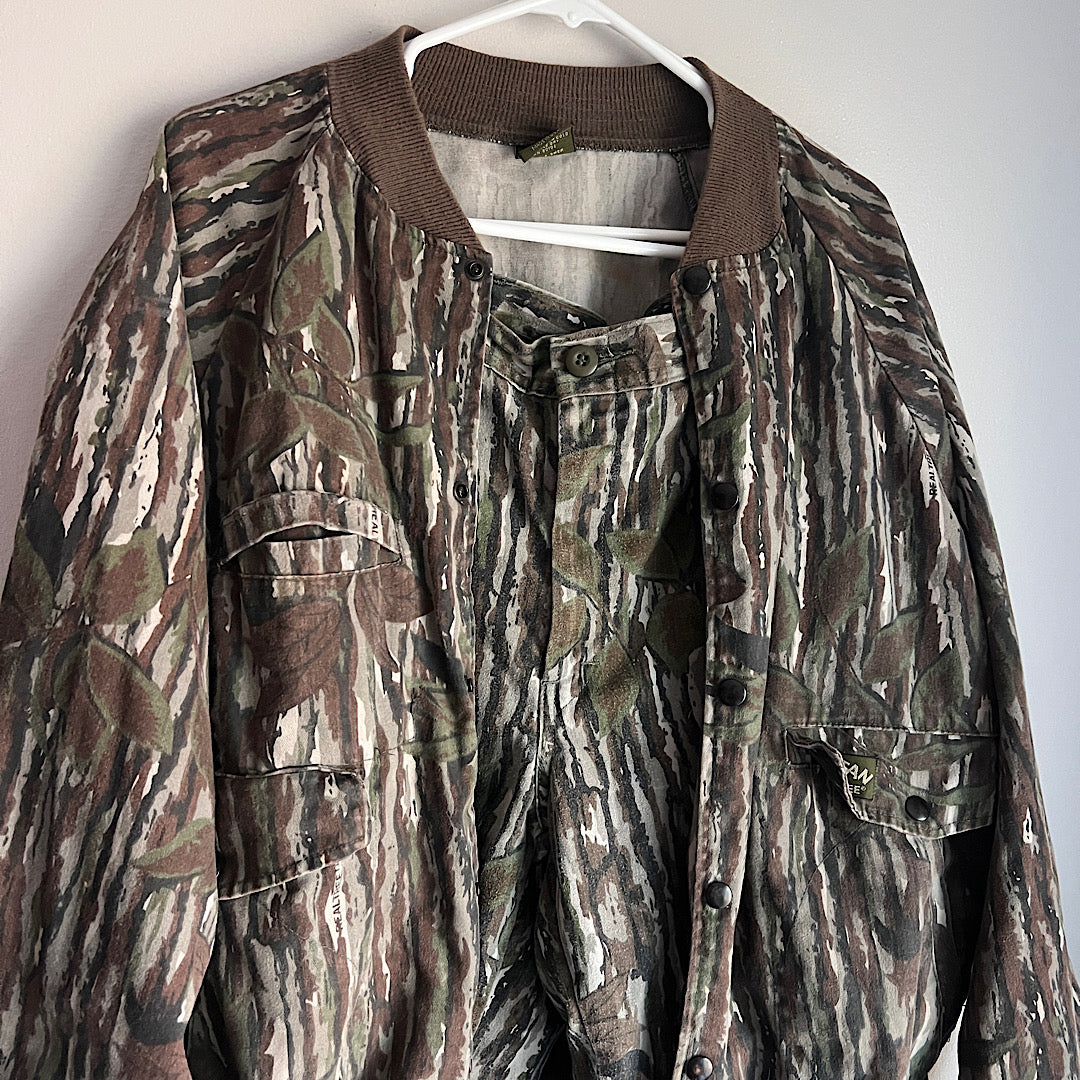 Vintage Realtree Spartan Camo Bomber Jacket & Cargo Pants Set