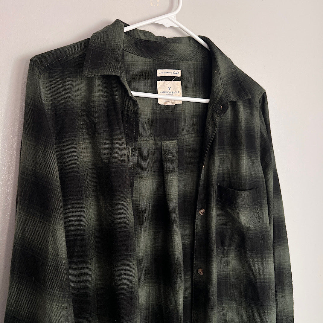 American Eagle Boyfriend Fit Lightweight Flannel Shirt