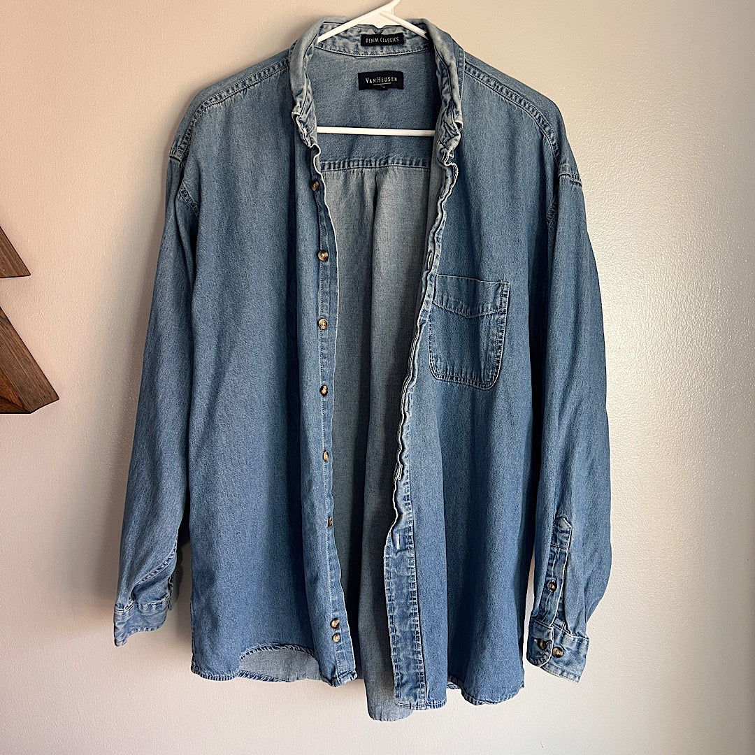 Vintage Van Heusen Denim Classics Button Down Shirt