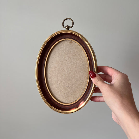 Vintage Oval Frame