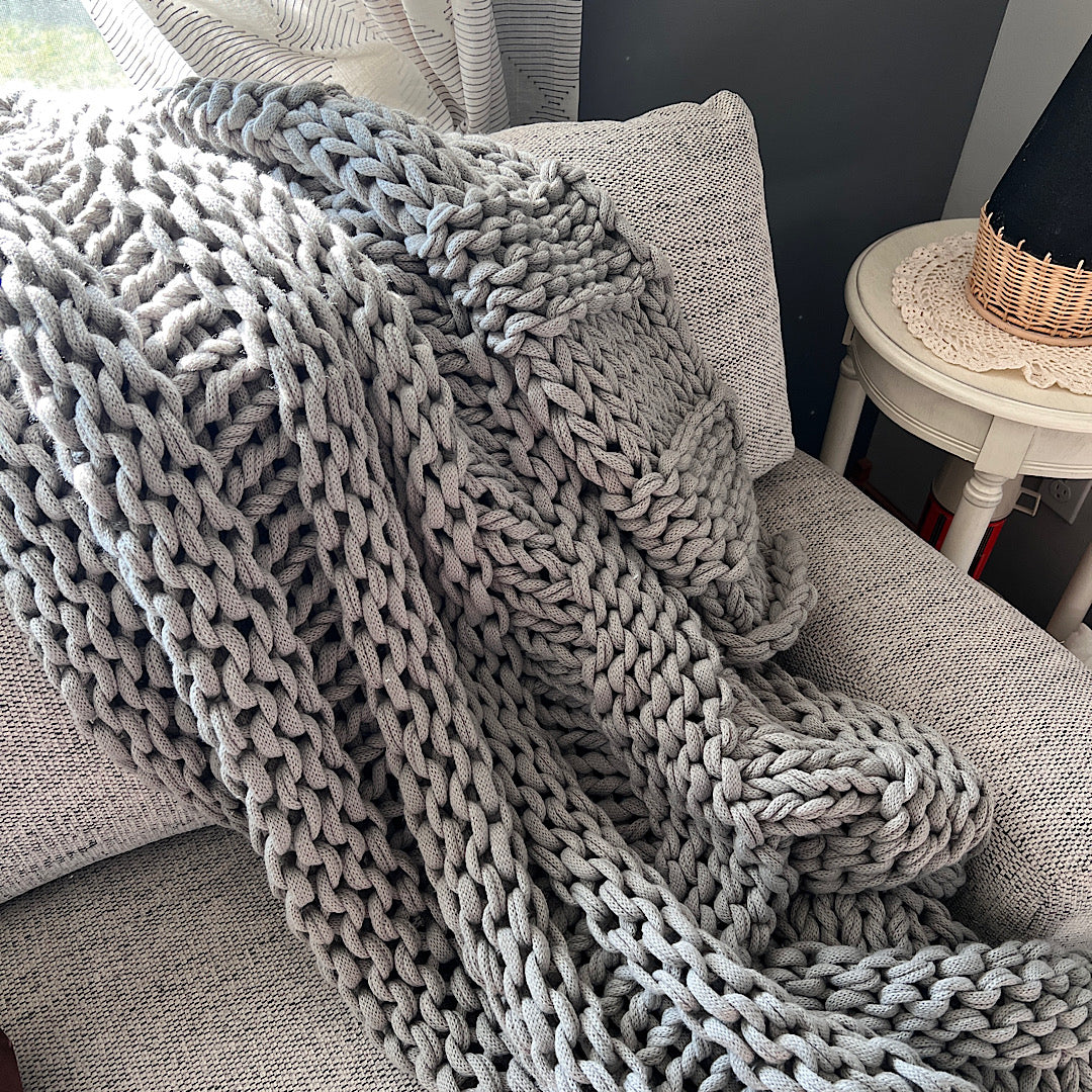 Oake Chunky Knit Throw Blanket (50"x60") - LOCAL PICKUP ONLY