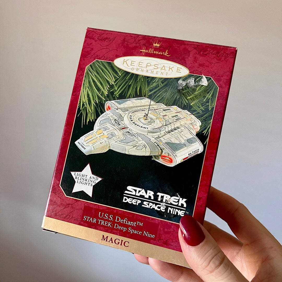 Vintage 1997 Star Trek U.S.S. Defiant Deep Space Nine Magic Hallmark Christmas Ornament