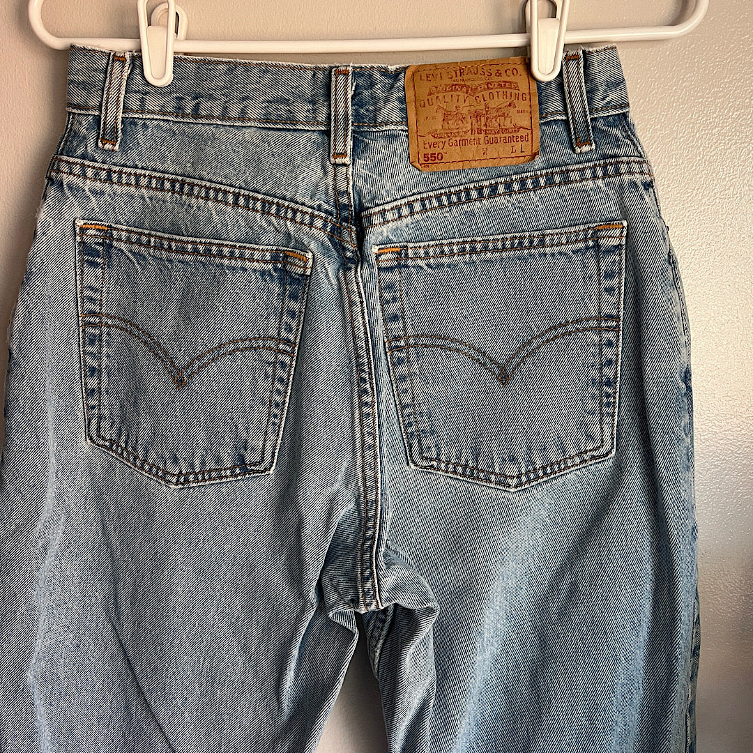 Womens levis shop 550 relaxed tapered