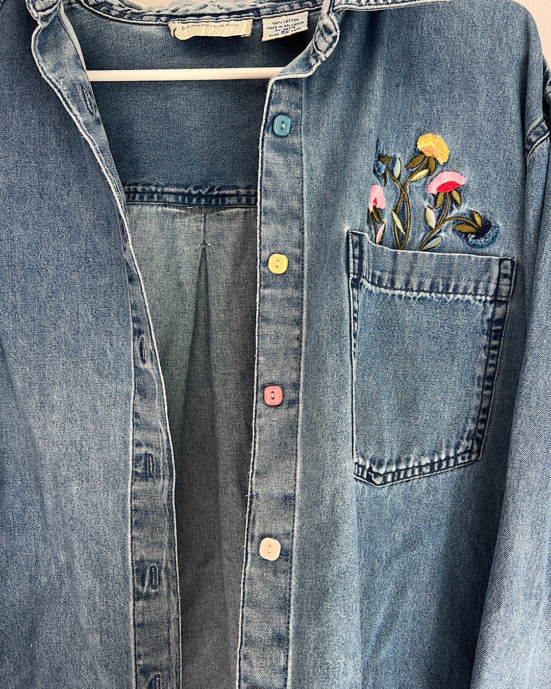 Minny Thrift | Secondhand Shop | Vintage Flower Embroidered Denim