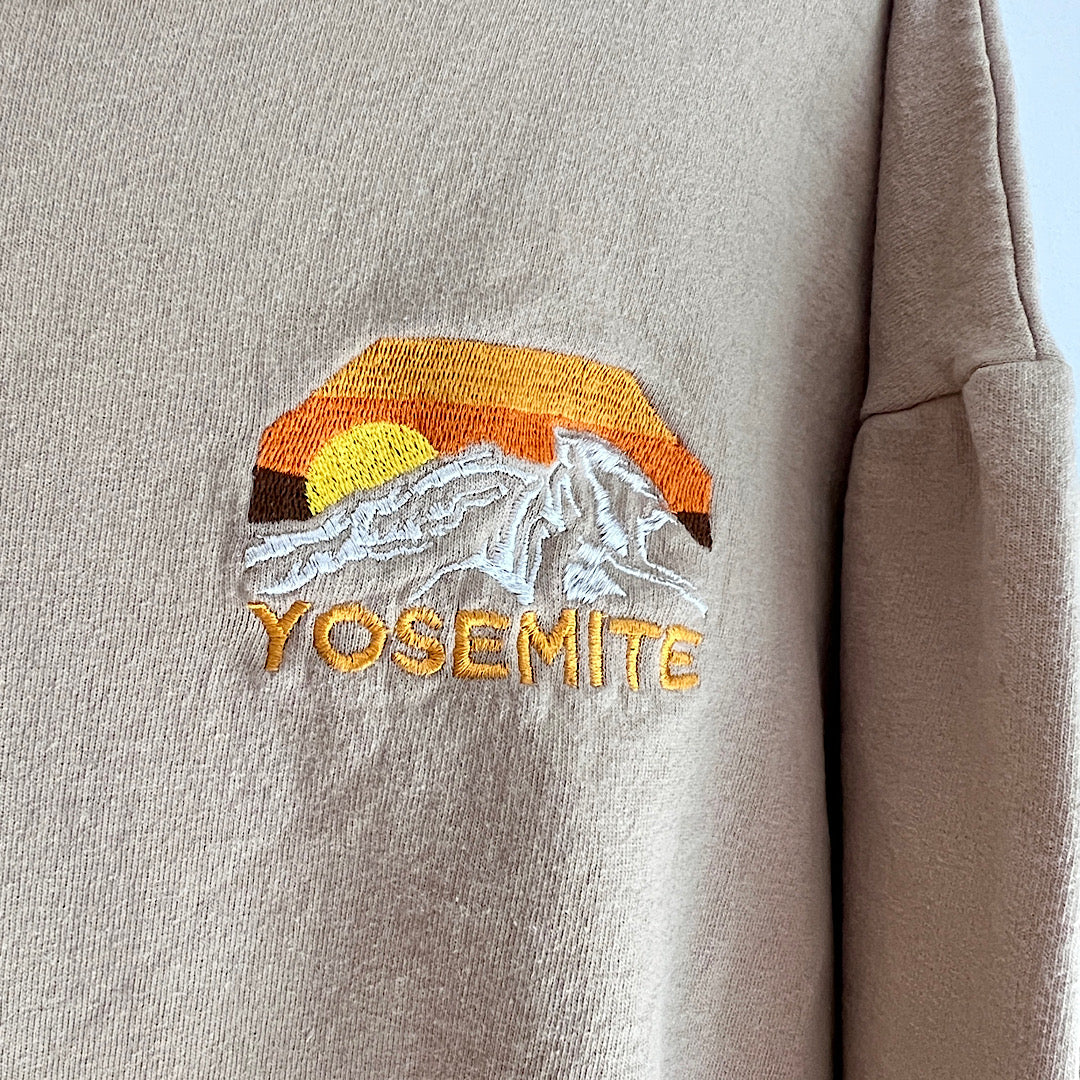 Yosemite Embroidered Cropped Crewneck